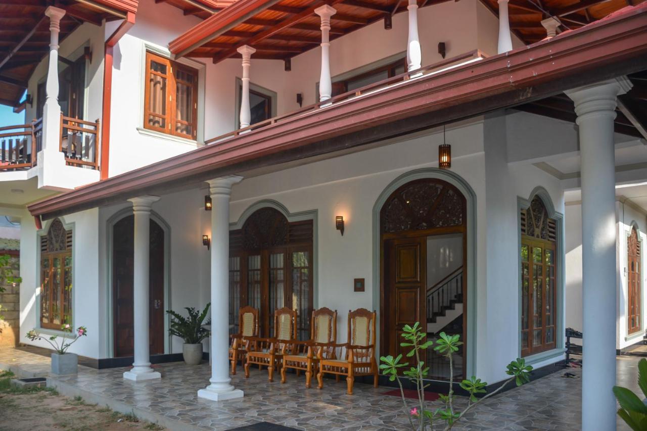 Janu Homestay Tangalle Esterno foto