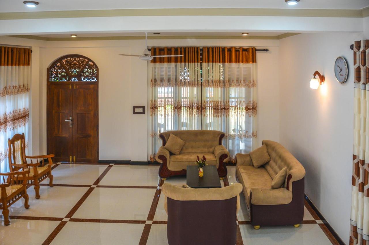Janu Homestay Tangalle Esterno foto