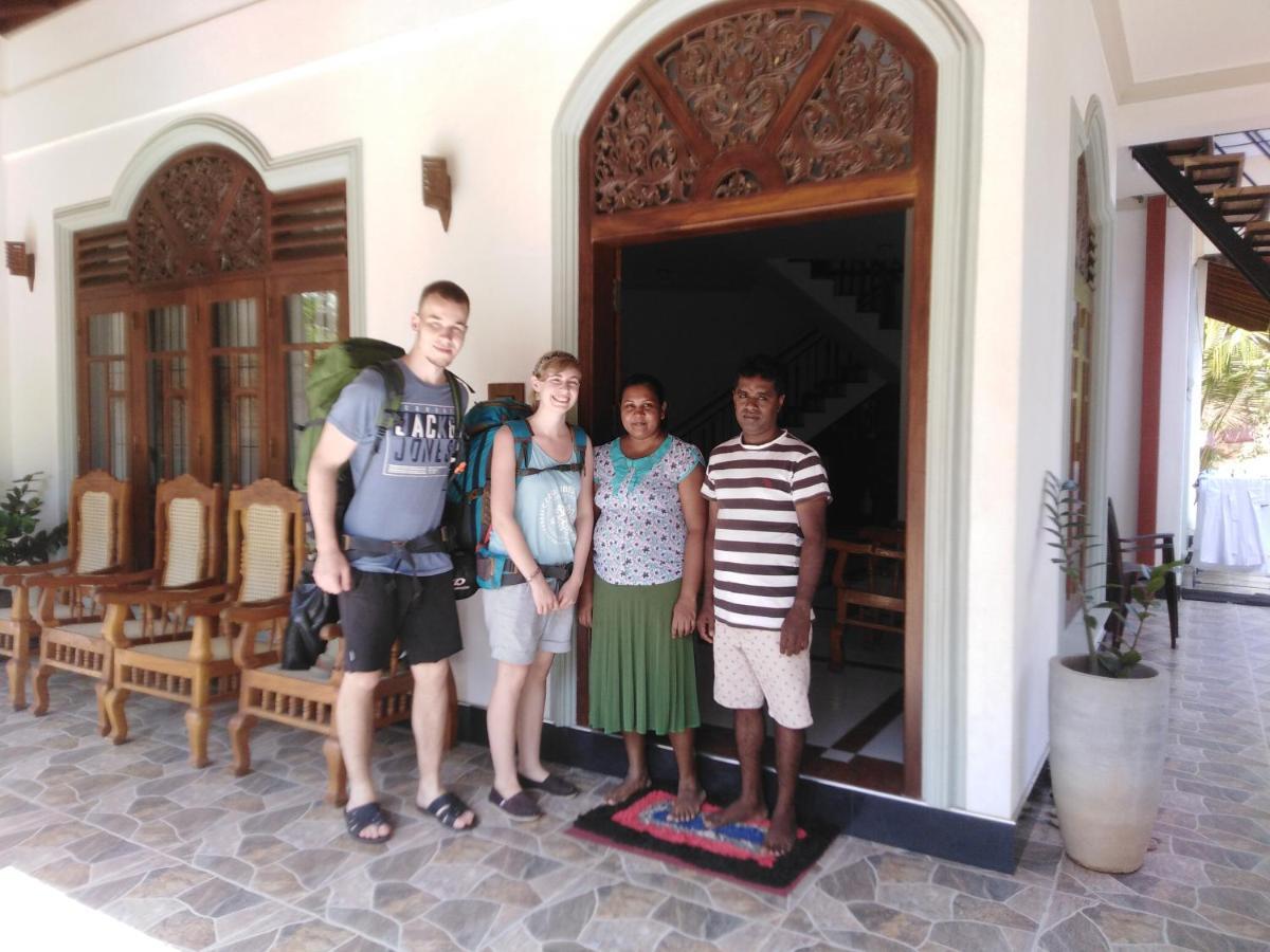 Janu Homestay Tangalle Esterno foto