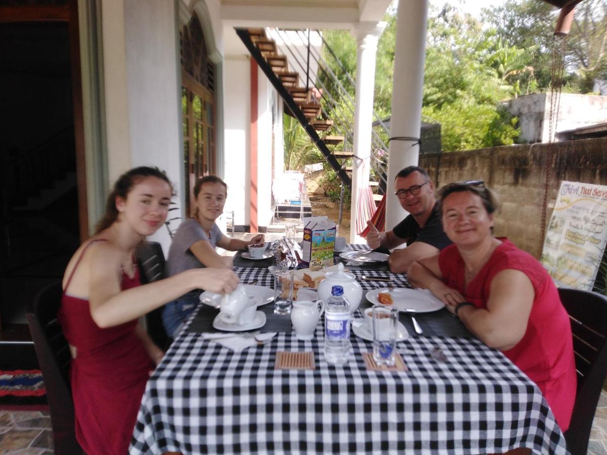Janu Homestay Tangalle Esterno foto